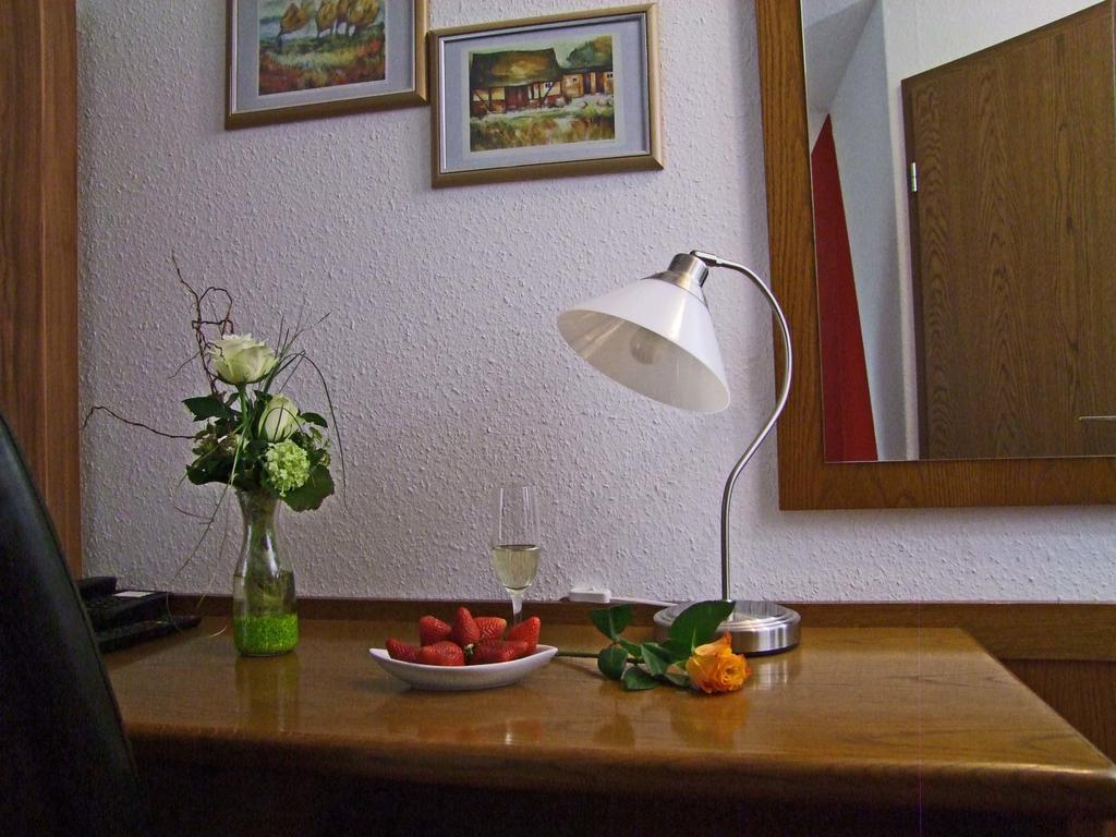 Hotel Beller Kenzingen Bagian luar foto